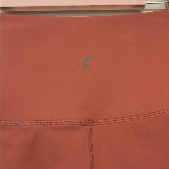 Zyia high waist 7/8 perforated leggings size medium - Picture 6 of 7